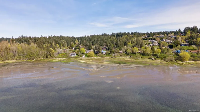 1304 Midden Rd, Comox, British Columbia, Canada. - Photo 55