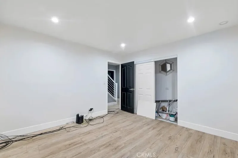 10122 Jovita Avenue, Los Angeles, California, United States. - Photo 26