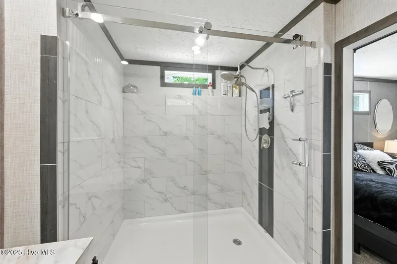 410 E Barefoot Road, Newton Grove, North Carolina, United States. - Photo 71