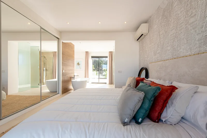VILLA BELIZE - HOUSE AND SEA VIEWS OF YOUR DREAMS - STUNNING VILLA WITH 8 BEDROOMS AND 8 BATHROOMS