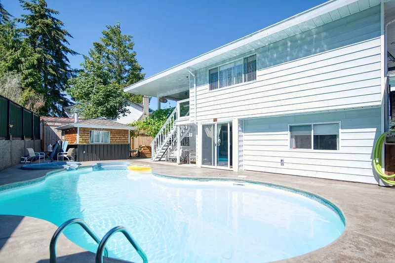 6135 Fairway Avenue, Sechelt, BC V7Z 0L6, Sechelt, British Columbia, Canada. - Photo 32
