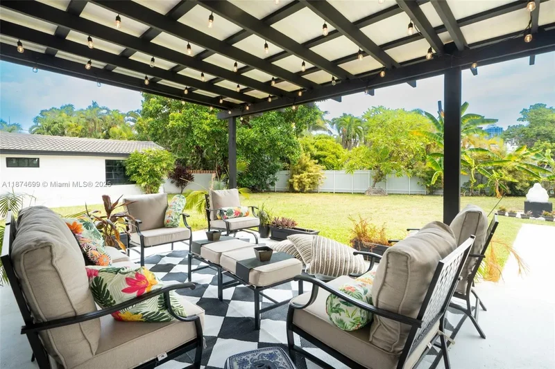 5149 Alton Rd, Miami Beach, Florida, United States. - Photo 34