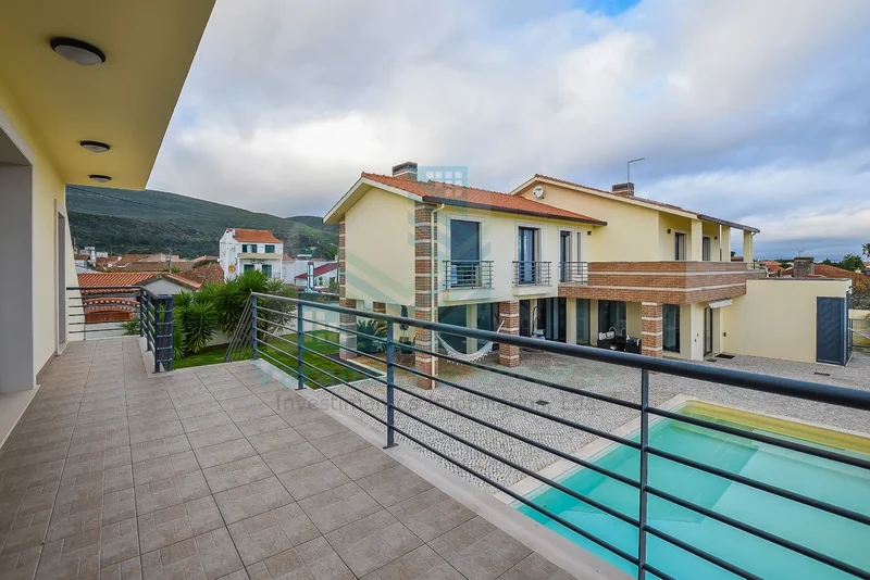 Luxury villa T5 with swimming pool and annex