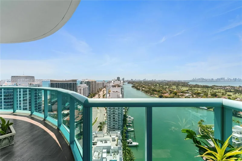 6000 Indian Creek Dr PH 2501, Miami Beach, Florida, United States. - Photo 2