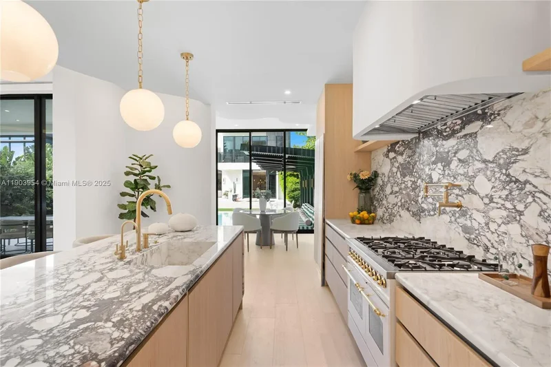 2053 N Bay Rd, Miami Beach, Florida, United States. - Photo 71