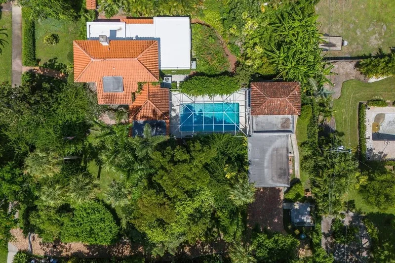 457 Woodland Drive, Sarasota, FL 34234, Sarasota, Florida, United States. - Photo 78