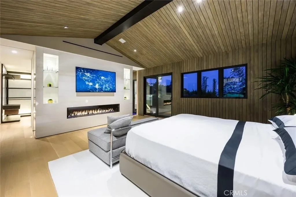 8808 Thrasher Avenue, Los Angeles, California, United States. - Photo 9