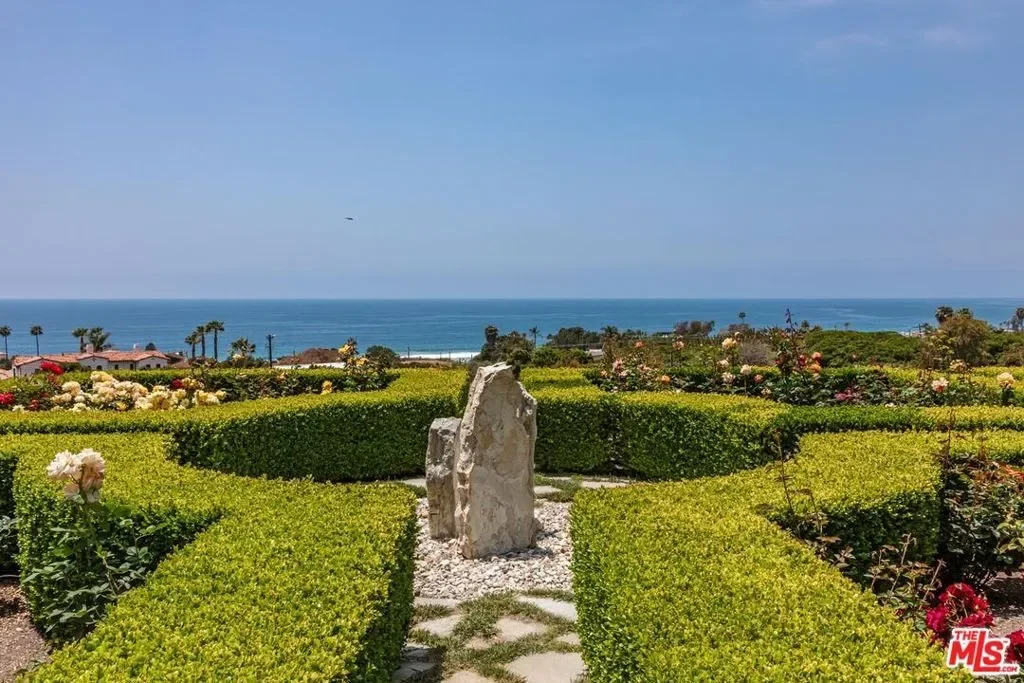 6051 Philip Avenue, Malibu, California, United States. - Photo 16