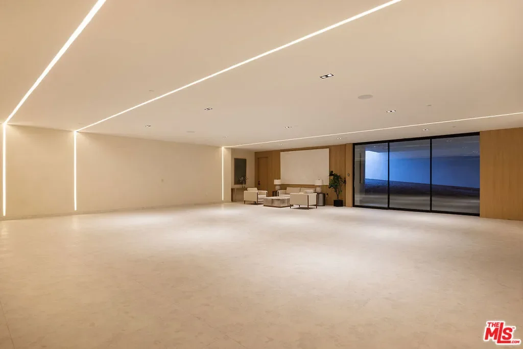 1165 Somera Road, Los Angeles, California, United States. - Photo 35