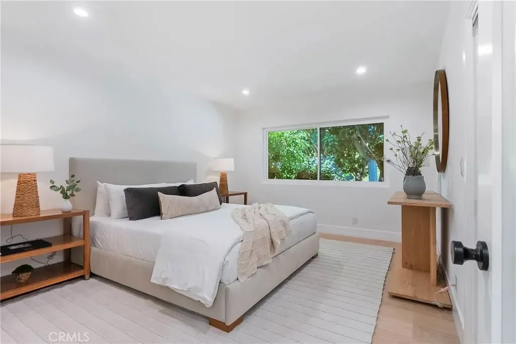 16430 Dorado Drive, Los Angeles, California, United States. - Photo 15