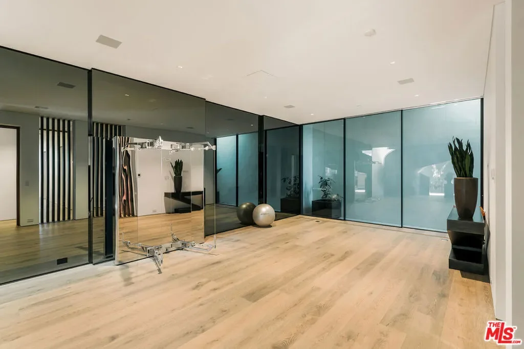 1108 Wallace, Beverly Hills, California, United States. - Photo 53