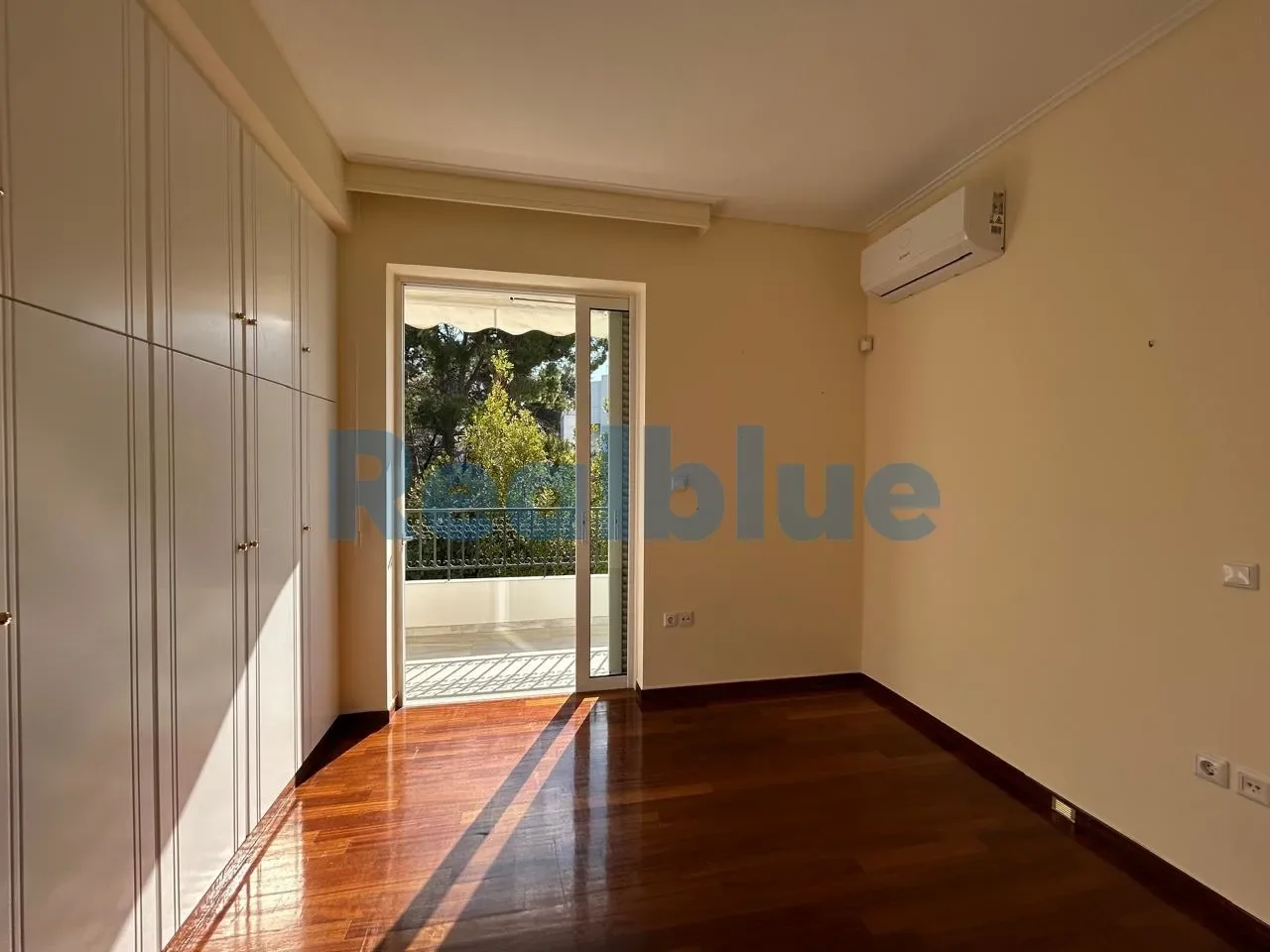 Gallery photo 6