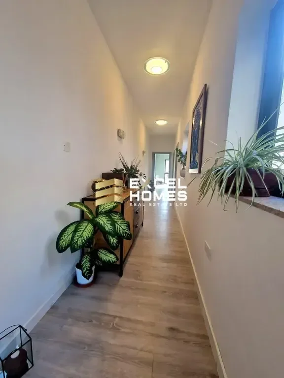 3 Bedrooms Penthouse In Xghajra