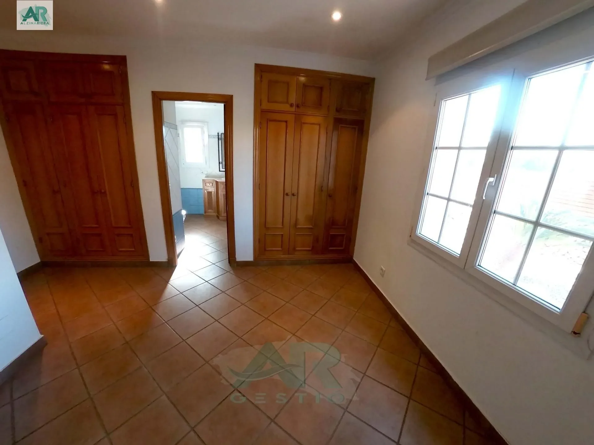 Gallery photo 3