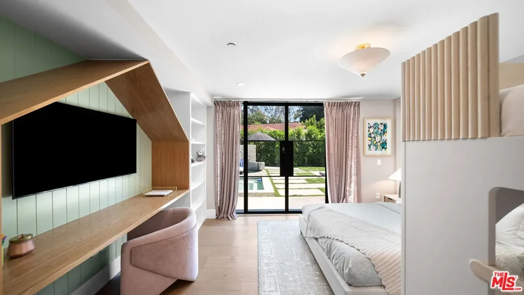 1914 N Laurel Canyon Boulevard, Los Angeles, California, United States. - Photo 34