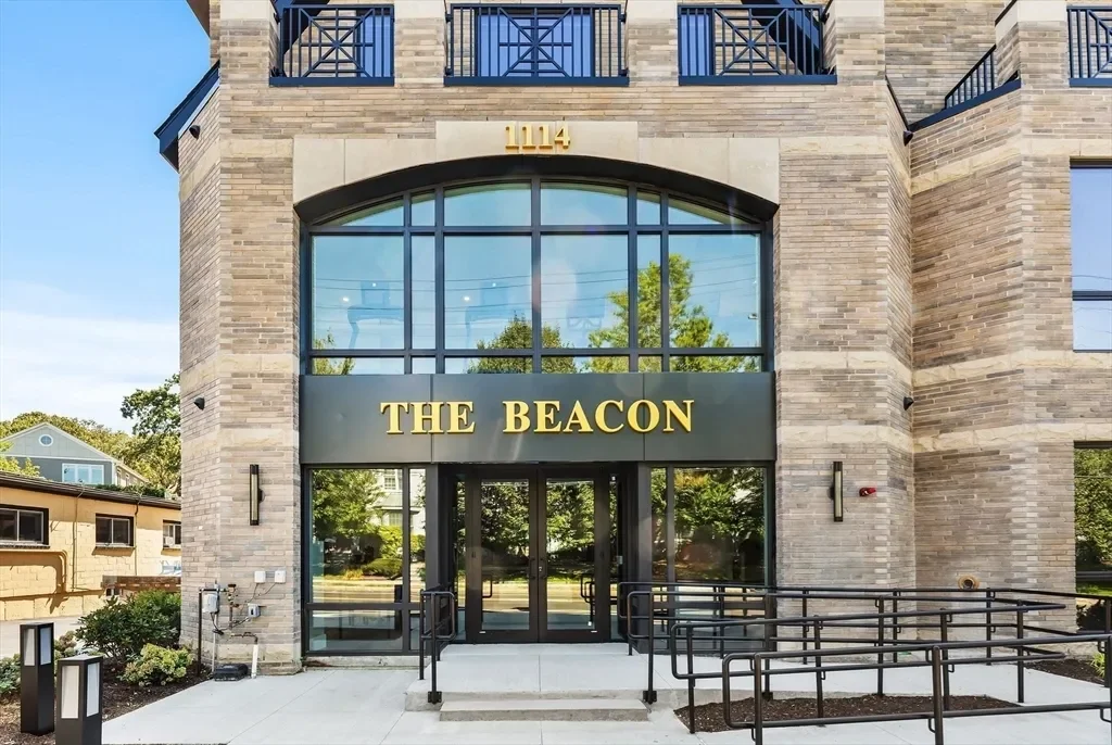 1114 Beacon St., Newton, Massachusetts, United States. - Photo 4