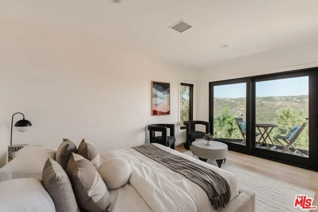 1648 Summitridge Drive, Beverly Hills, California, United States. - Photo 8