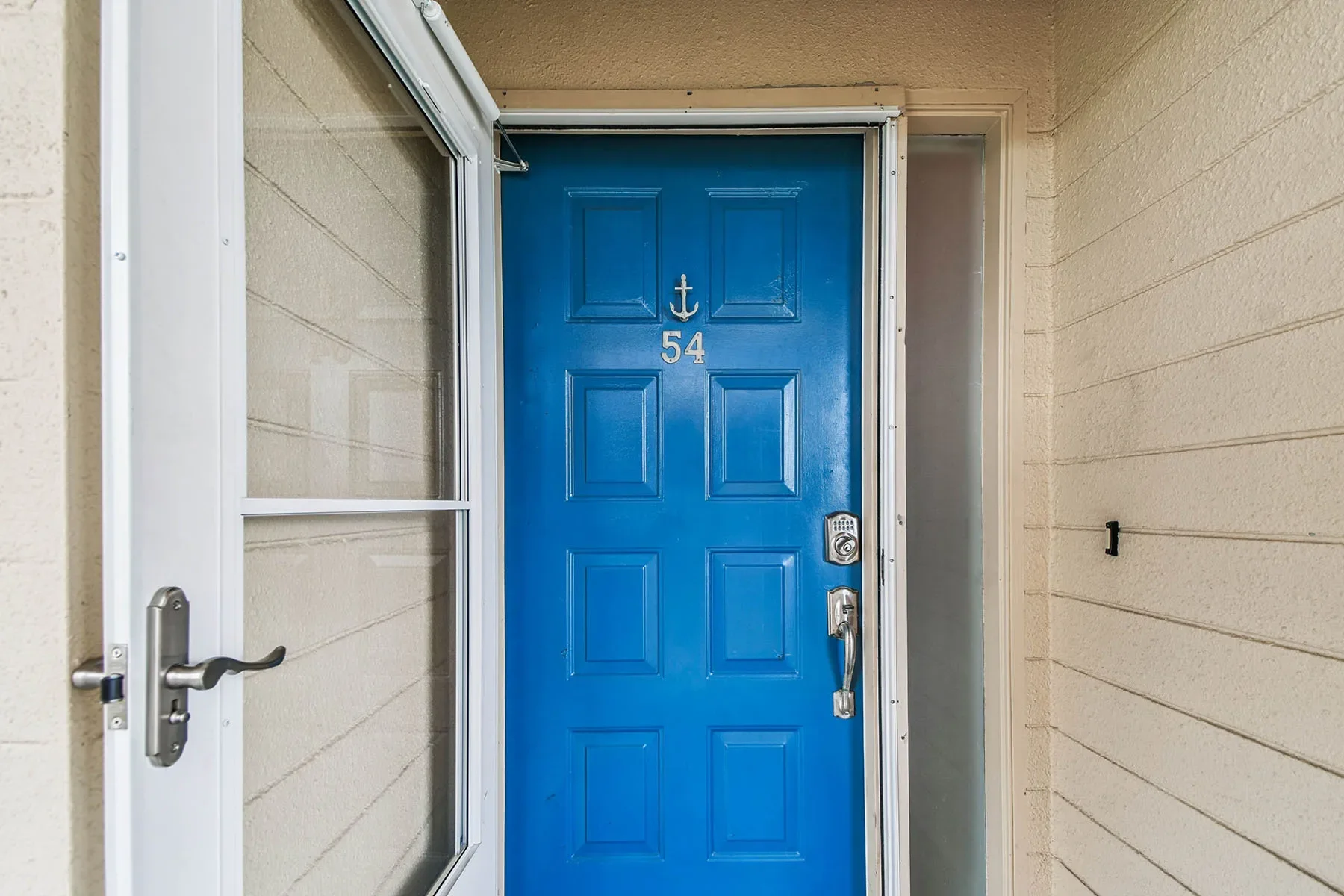 Exterior photo 3