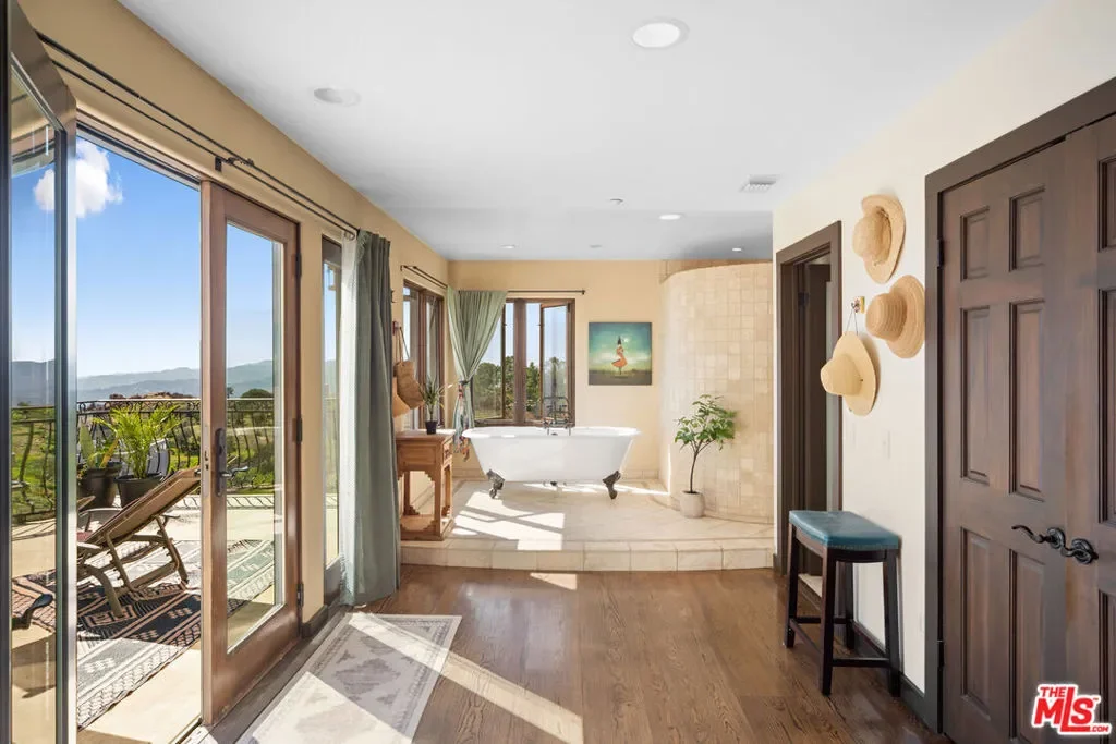 24798 Brown Latigo, Malibu, California, United States. - Photo 12
