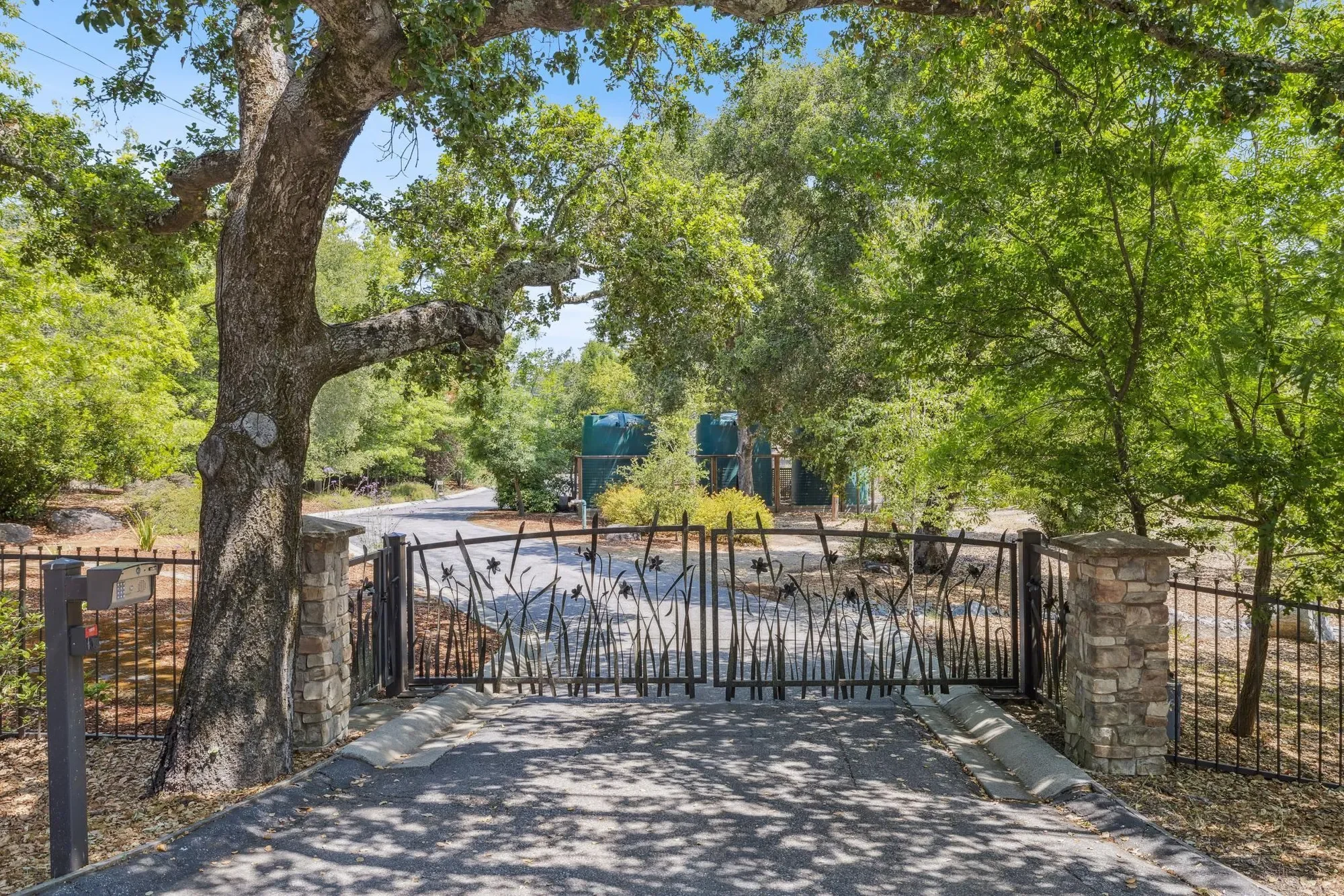 23583 Summit Road , Los Gatos, CA 95033, Los Gatos, California, United States. - Photo 1