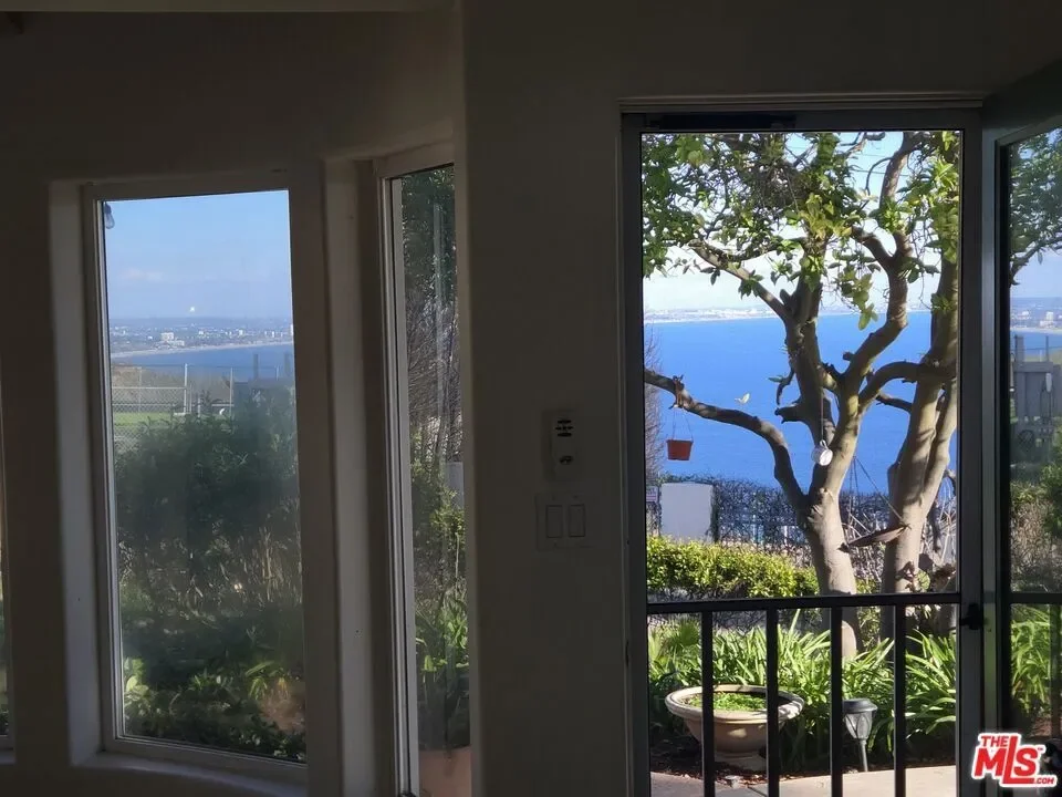 20776 Big Rock Drive, Malibu, California, United States. - Photo 38