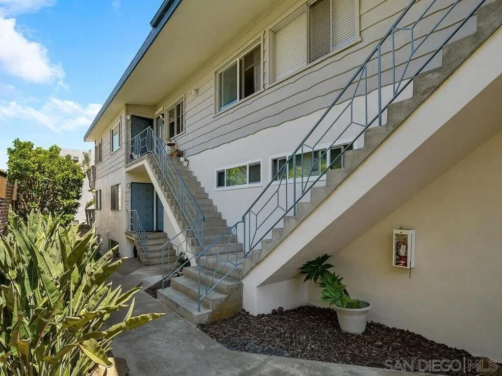375-81 Rosecrans Street, San Diego, California, United States. - Photo 22