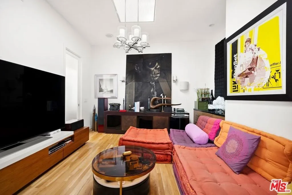9314 Lloydcrest Drive, Beverly Hills, California, United States. - Photo 19