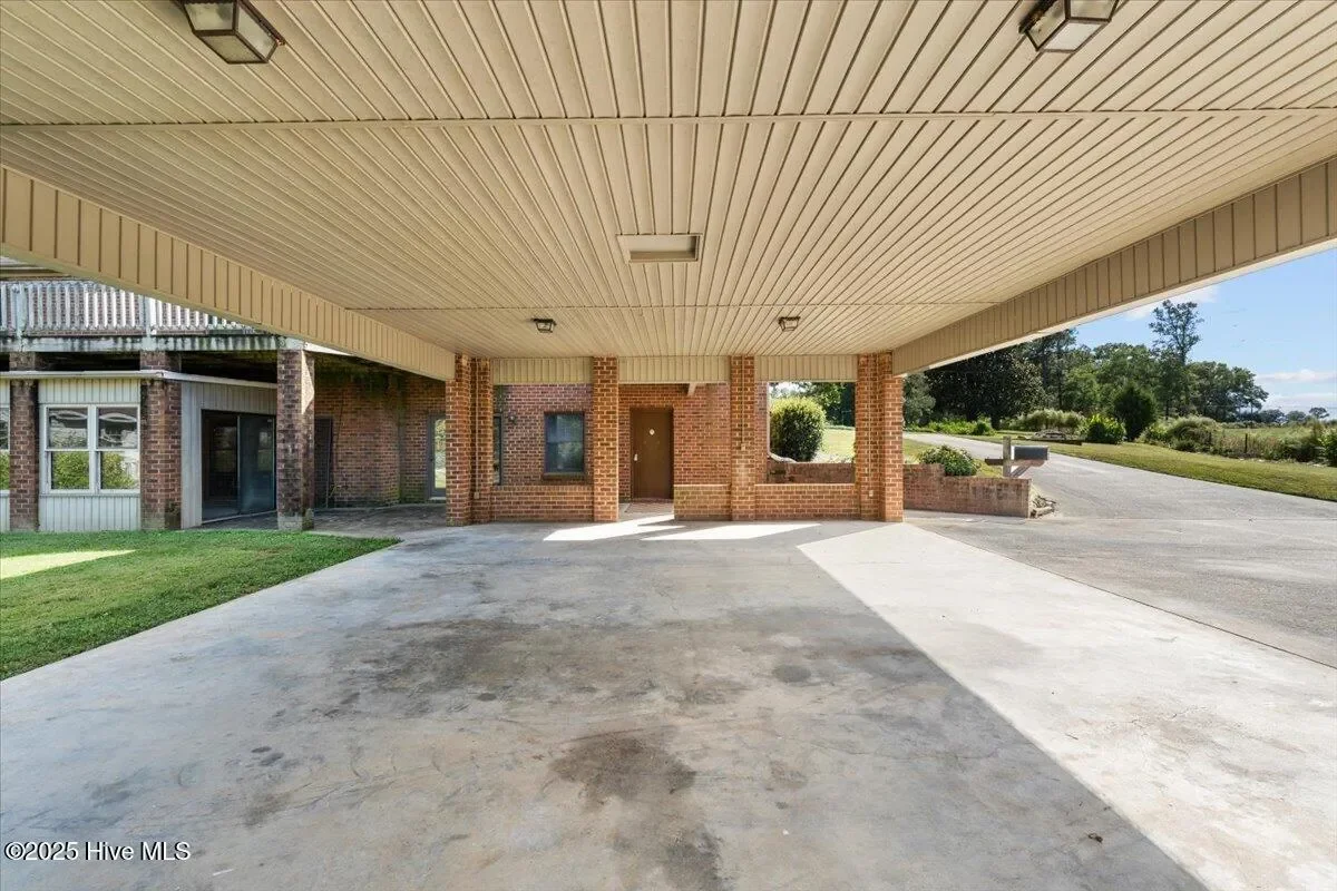 6464 Bonlee Bennett Road, Bear Creek, North Carolina, United States. - Photo 17