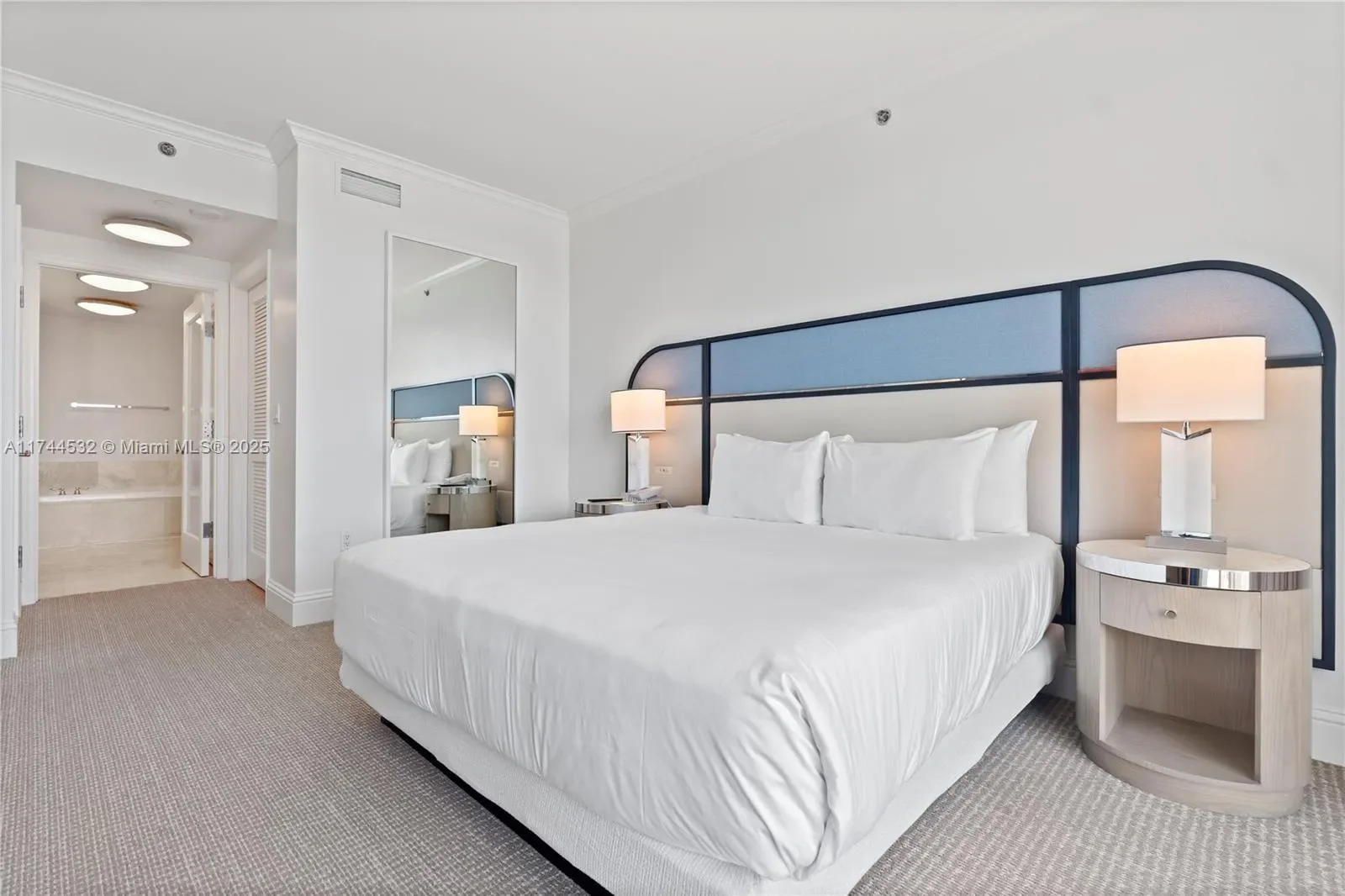 4401 COLLINS AV 1206, Miami Beach, Florida, United States. - Photo 17