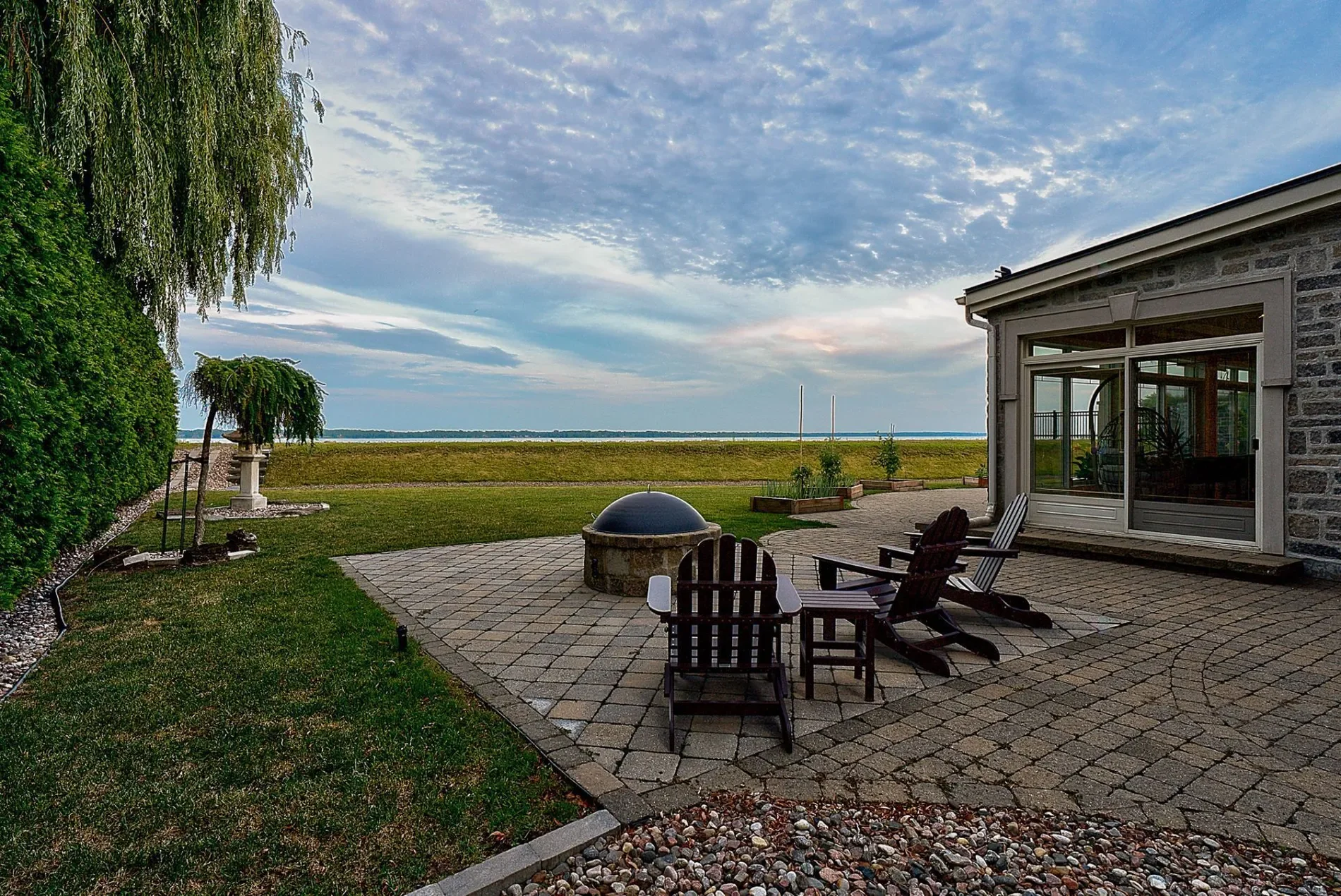 Exterior photo 11