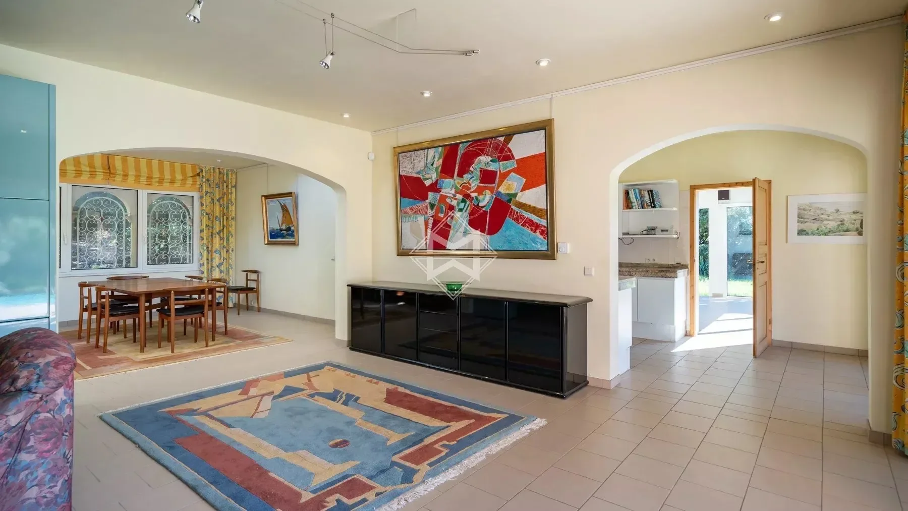 Gallery photo 1