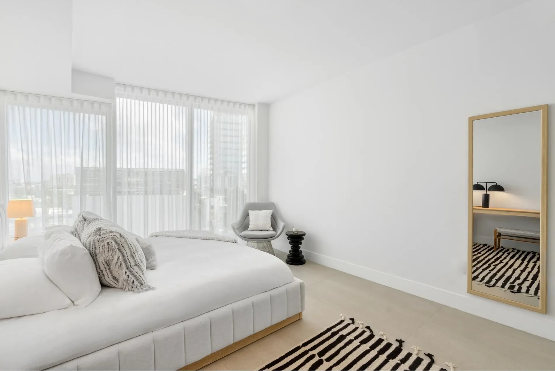 1 Collins Ave, Miami Beach, Florida, United States. - Photo 7
