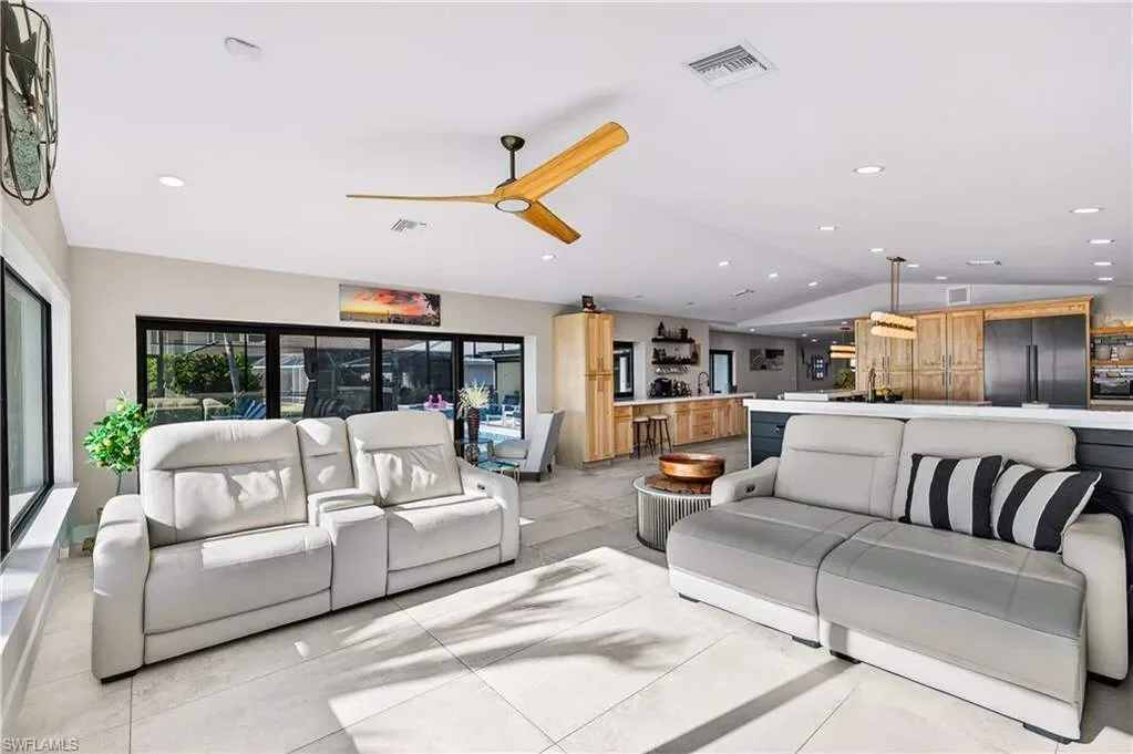 3907 SE 21st PL, Cape Coral, FL, 33904, USA, Cape Coral, Florida, United States. - Photo 2