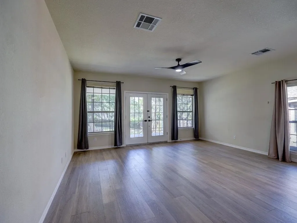 9902 Scenic Bluff DR, Austin, Texas, United States. - Photo 29