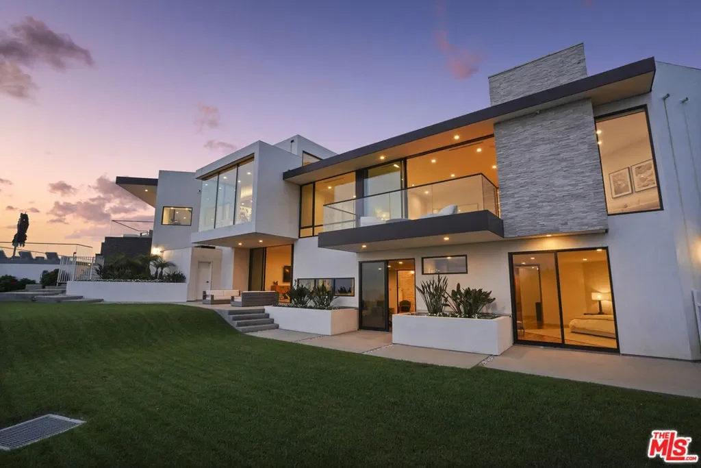 32357 Pacific Coast Highway, Malibu, California, United States. - Photo 28