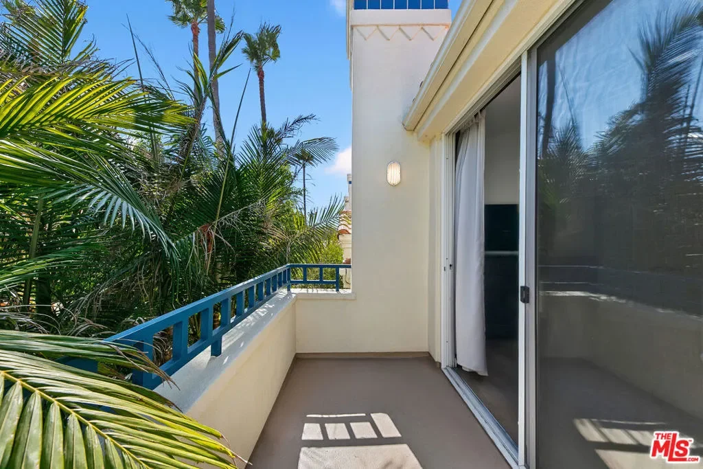 6477 Zuma View Place 125, Malibu, California, United States. - Photo 12