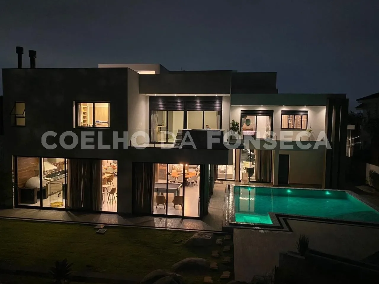 Exterior photo 4