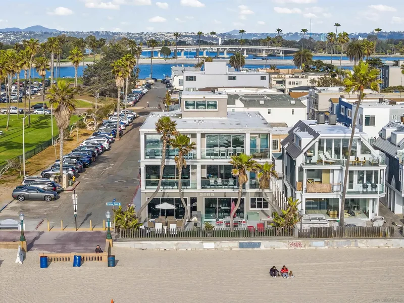 2999 Ocean Front Walk 2, San Diego, California, United States. - Photo 13