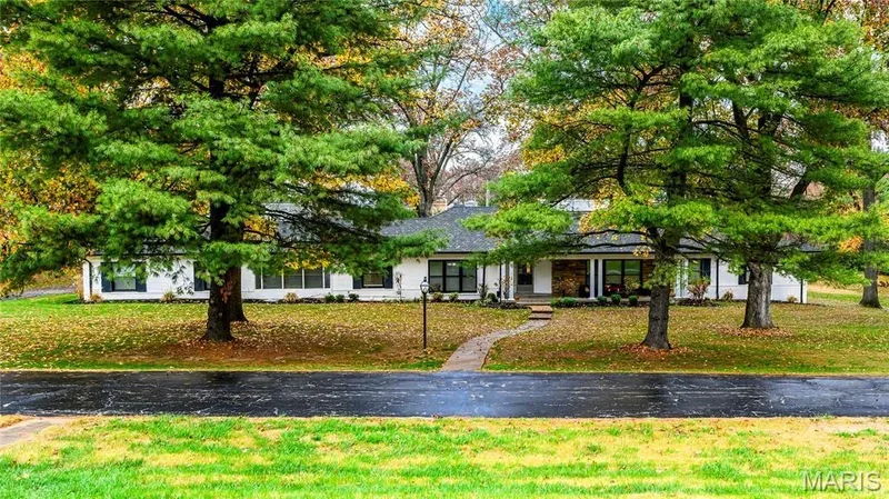 18 Country Aire Drive, St Louis, MO 63131, Town and Country, Missouri, United States. - Photo 58