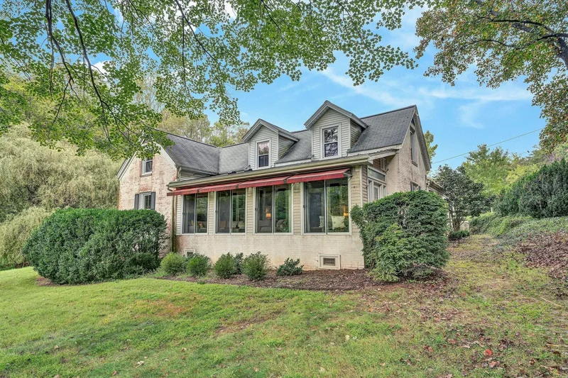 400 Walnut RD, Salem, VA, 24153, USA, Salem, Virginia, United States. - Photo 57