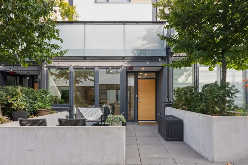 649 E 3rd Street 106, North Vancouver, British Columbia, Canada. - Photo 3