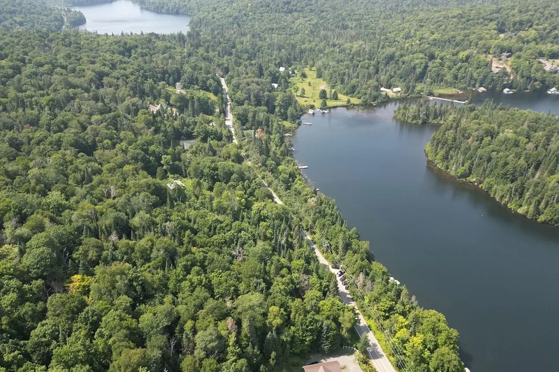 Ch. du Lac-Manitou S., Ivry-sur-le-Lac, QC J8C2Z7, Ivry-sur-le-Lac, Quebec, Canada. - Photo 4