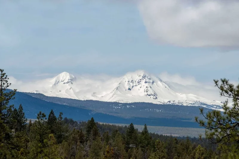 3615 NW Falcon Ridge , Bend, OR 97703, Bend, Oregon, United States. - Photo 31
