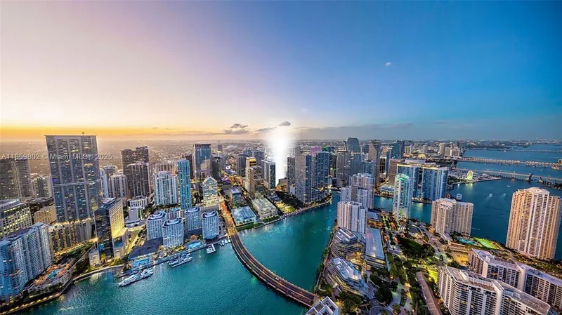 77 SE 5th St #2701, Miami, Florida, United States. - Photo 88
