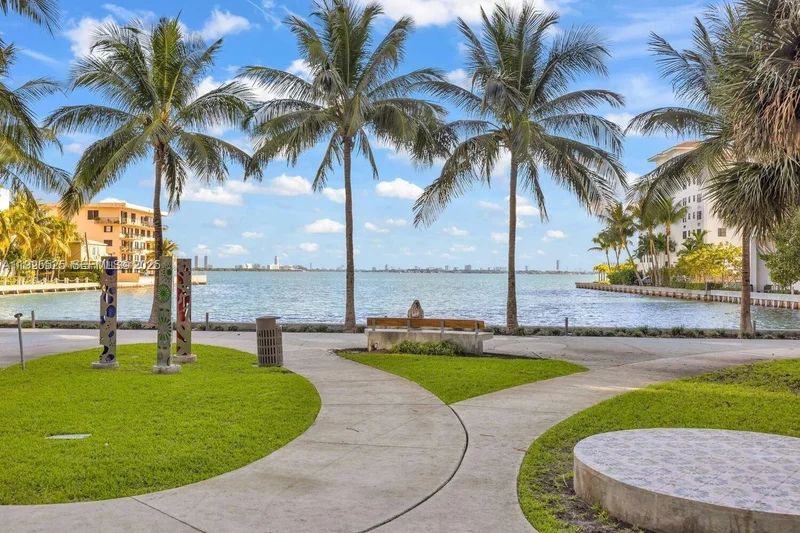 460 NE 28th St, Miami, Florida, United States. - Photo 3