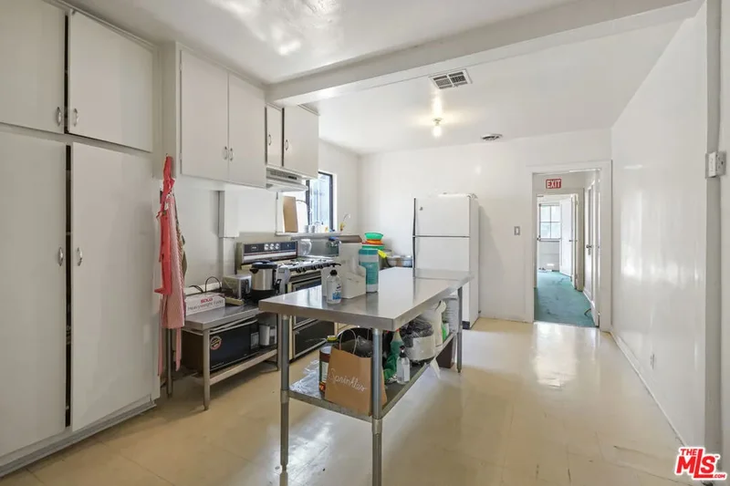 317 W Palmer Avenue, Glendale, California, United States. - Photo 30