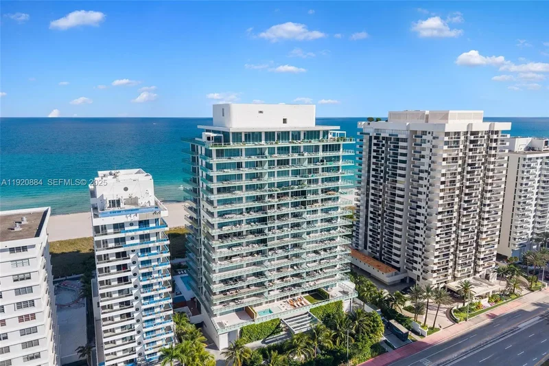 5775 Collins Ave, Miami Beach, Florida, United States. - Photo 18