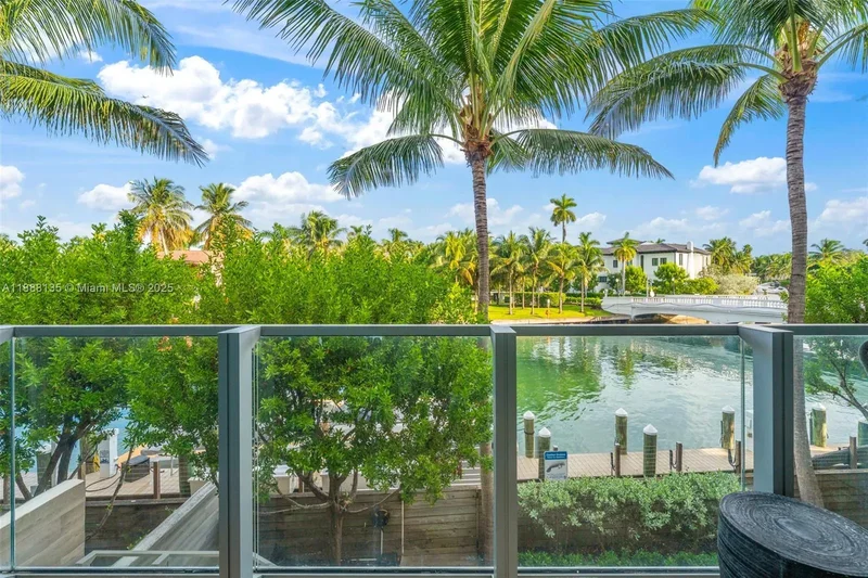 1201 20th St 304, Miami Beach, Florida, United States. - Photo 32