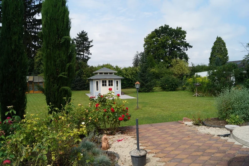 Gernsheim, Hessen, Germany. - Photo 9