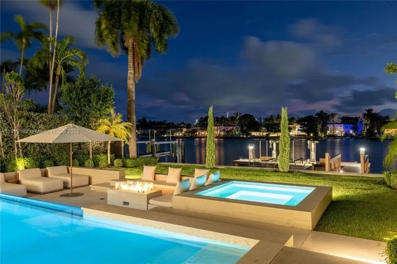 94 S Hibiscus Dr , Miami Beach, FL 33139, Miami Beach, Florida, United States. - Photo 11